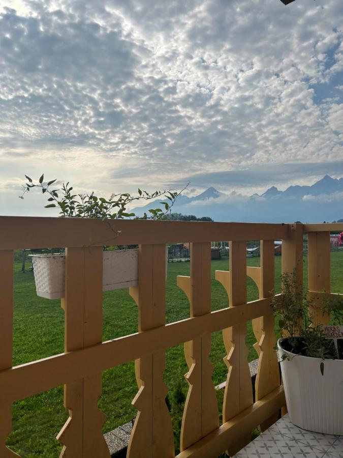 Apartliv Vel'ka Lomnica Exteriör bild