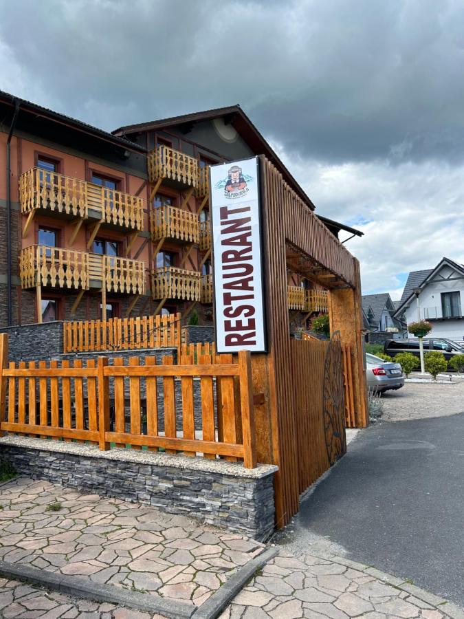 Apartliv Vel'ka Lomnica Exteriör bild