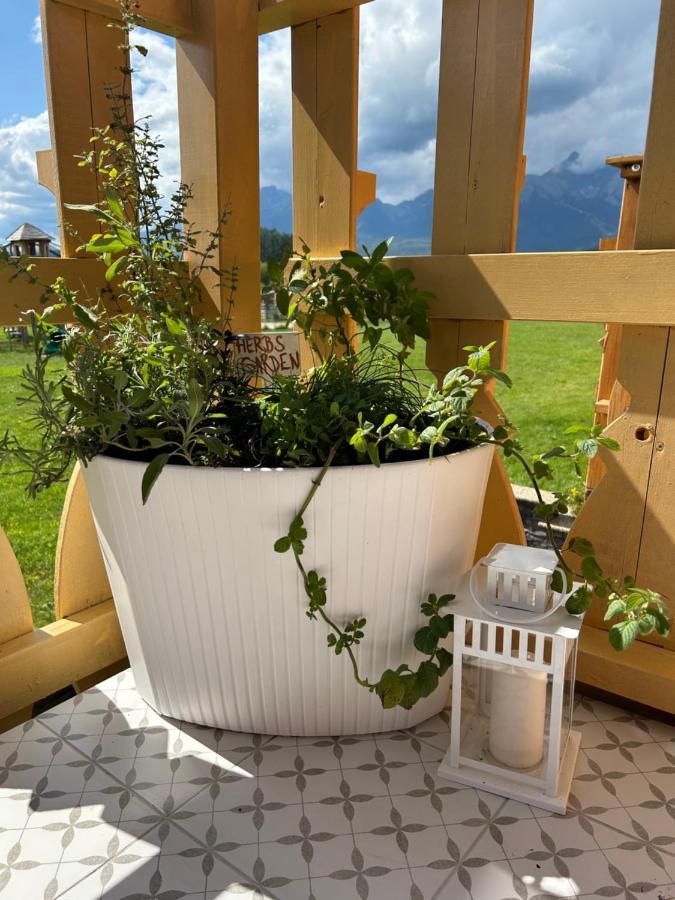 Apartliv Vel'ka Lomnica Exteriör bild